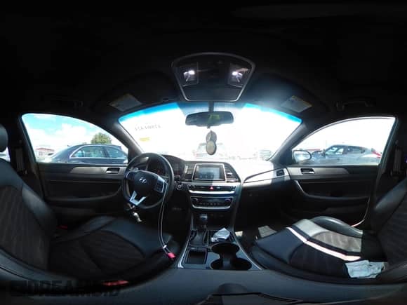 2018 Hyundai Sonata Limited с VIN 5NPE34AF0JH719227, выставлен на аукционе IAAI как лот 42801421 с пробегом 91 246 миль миль и . История ставок и продаж доступна на DreamBid. Изображение 18.