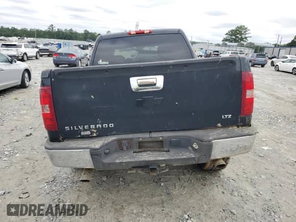 2010 Chevrolet Silverado 1500 LT with VIN 3GCRCSEA5AG156057, listed as a Copart auction lot 67924295 with 308,017 mi miles and Salvage title. Bid and sale history available at DreamBid. Image 6.