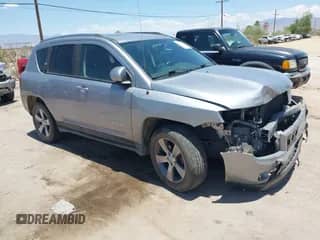 2017 Jeep Compass High Altitude с VIN 1C4NJDEB9HD111929, выставлен на аукционе IAAI как лот 42597303 с пробегом Не указан миль и . История ставок и продаж доступна на DreamBid. Изображение 1.