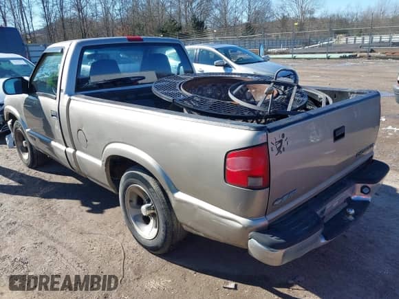 1999 Chevrolet S-10 LS with VIN 1GCCS1442XK130788, listed as a IAAI auction lot 41356829 with 290,817 mi miles and . Bid and sale history available at DreamBid. Image 3.