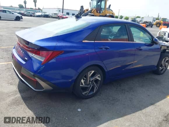 2024 Hyundai Elantra Limited with VIN KMHLN4DJ7RU097384, listed as a IAAI auction lot 43289320 with 57,240 mi miles and . Bid and sale history available at DreamBid. Image 4.