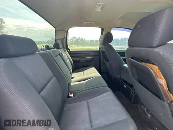 2013 Chevrolet Silverado 1500 LT z VIN 3GCPCSEA9DG215414, wystawiony jako Copart lot #76802894 z przebiegiem 230 791 mil mil oraz Czysty tytuł • Clean title. Historia ofert i sprzedaży dostępna na DreamBid. Obrazek 6.