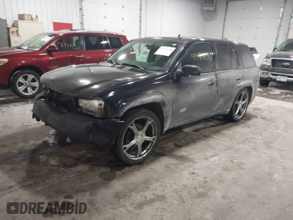 2007 Chevrolet TrailBlazer SS z VIN 1GNET13HX72274347, wystawiony jako IAAI lot #41572746 z przebiegiem 33 815 mil mil oraz . Historia ofert i sprzedaży dostępna na DreamBid. Obrazek 2.