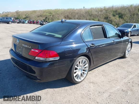 2008 BMW 7 Series 750Li z VIN WBAHN83508DT81313, wystawiony jako IAAI lot #40971265 z przebiegiem Nie podano mil oraz . Historia ofert i sprzedaży dostępna na DreamBid. Obrazek 4.