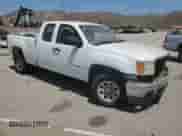 2007 GMC Sierra 1500 SLE1 with VIN 2GTEC19C271605281, listed as a Copart auction lot 63796285 with 114,415 mi miles and Salvage title. Bid and sale history available at DreamBid. Image 4.