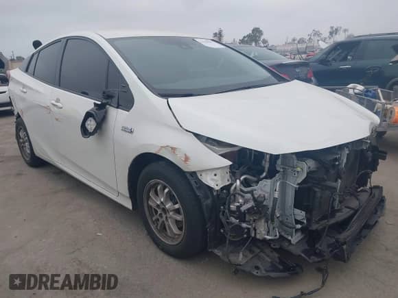 2018 Toyota Prius Plus z VIN JTDKARFP9J3089162, wystawiony jako IAAI lot #42544642 z przebiegiem 50 746 mil mil oraz . Historia ofert i sprzedaży dostępna na DreamBid. Obrazek 1.