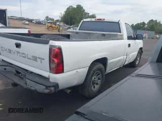 2005 Chevrolet Silverado 1500 Work Truck z VIN 1GCEC14Z55Z248288, wystawiony jako IAAI lot #43409980 z przebiegiem 279 366 mil mil oraz . Historia ofert i sprzedaży dostępna na DreamBid. Obrazek 4.