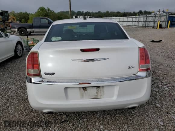 2012 Chrysler 300 Limited z VIN 2C3CCACG7CH279681, wystawiony jako Copart lot #83852145 z przebiegiem 105 752 mil mil oraz Szkoda całkowita • Salvage title. Historia ofert i sprzedaży dostępna na DreamBid. Obrazek 6.