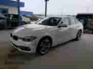2018 BMW 3 Series 330i xDrive z VIN WBA8D9C59JEM32574, wystawiony jako Copart lot #80922205 z przebiegiem 38 763 mil mil oraz Szkoda całkowita • Salvage title. Historia ofert i sprzedaży dostępna na DreamBid. Obrazek 1.