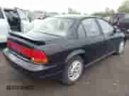 1999 Saturn SL z VIN 1G8ZK5272XZ263163, wystawiony jako IAAI lot #42180002 z przebiegiem 138 463 mil mil oraz . Historia ofert i sprzedaży dostępna na DreamBid. Obrazek 4.