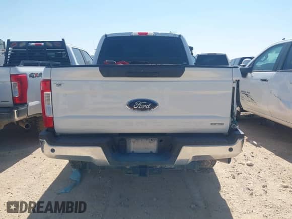 2019 Ford F-250 XL z VIN 1FT7X2B67KEE59717, wystawiony jako IAAI lot #42919060 z przebiegiem Nie podano mil oraz . Historia ofert i sprzedaży dostępna na DreamBid. Obrazek 14.