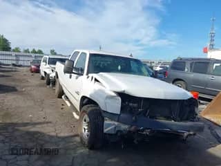 2007 Chevrolet Silverado 2500HD LT3 с VIN 1GCHK23DX7F144198, выставлен на аукционе IAAI как лот 42725125 с пробегом 270 886 миль миль и . История ставок и продаж доступна на DreamBid. Изображение 1.