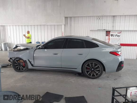 2023 BMW 4 Series M440i xDrive с VIN WBA13AW0XPFP04767, выставлен на аукционе IAAI как лот 43399638 с пробегом 42 990 миль миль и . История ставок и продаж доступна на DreamBid. Изображение 15.