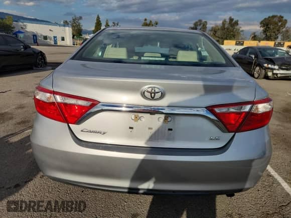 2017 Toyota Camry LE z VIN 4T1BF1FK7HU800073, wystawiony jako Copart lot #86455635 z przebiegiem Nie podano mil oraz Szkoda całkowita • Salvage title. Historia ofert i sprzedaży dostępna na DreamBid. Obrazek 6.