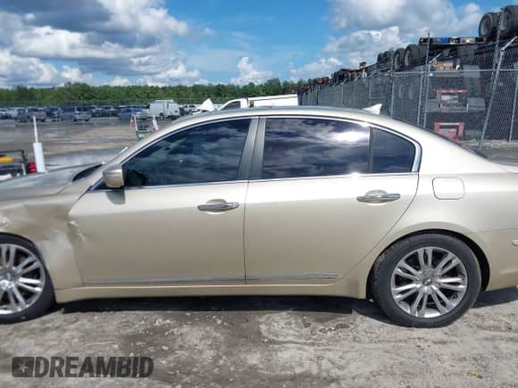 2011 Hyundai Genesis z VIN KMHGC4DF7BU113740, wystawiony jako IAAI lot #42998551 z przebiegiem 201 250 mil mil oraz . Historia ofert i sprzedaży dostępna na DreamBid. Obrazek 14.