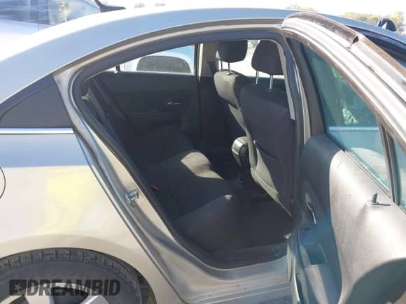 2014 Chevrolet Cruze 1LT z VIN 1G1PC5SB5E7341841, wystawiony jako IAAI lot #43574877 z przebiegiem 113 006 mil mil oraz . Historia ofert i sprzedaży dostępna na DreamBid. Obrazek 8.