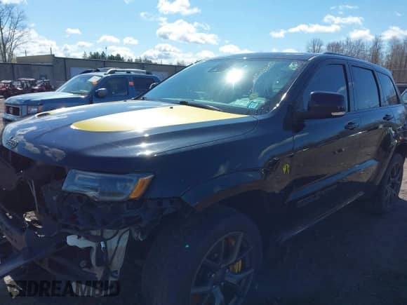 2020 Jeep Grand Cherokee Trackhawk с VIN 1C4RJFN90LC270573, выставлен на аукционе IAAI как лот 42023189 с пробегом Не указан миль и . История ставок и продаж доступна на DreamBid. Изображение 2.