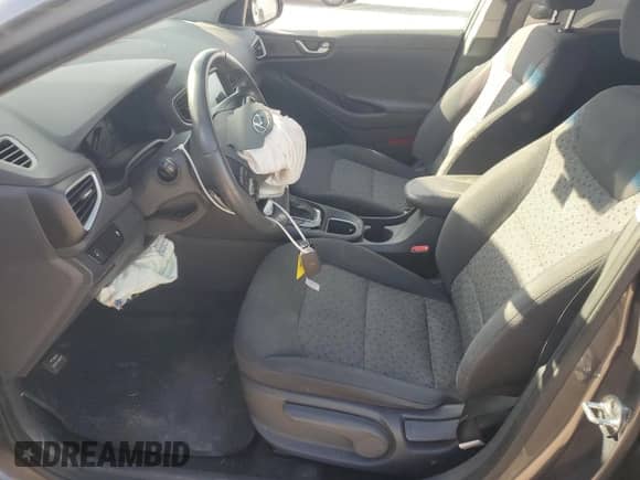 2019 Hyundai Ioniq с VIN KMHC65LDXKU159736, выставлен на аукционе Copart как лот 47143114 с пробегом 72 835 миль миль и . История ставок и продаж доступна на DreamBid. Изображение 7.