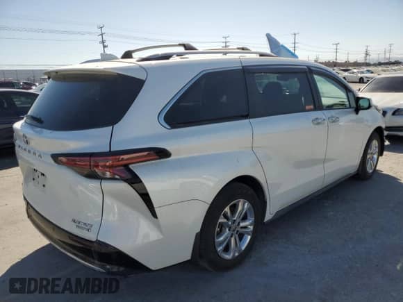 2022 Toyota Sienna Platinum с VIN 5TDESKFC8NS041784, выставлен на аукционе Copart как лот 61402935 с пробегом 179 581 миль миль и Списание • Salvage title. История ставок и продаж доступна на DreamBid. Изображение 3.
