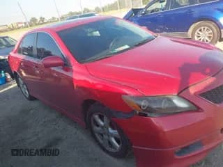 2008 Toyota Camry LE z VIN 4T1BE46KX8U254387, wystawiony jako IAAI lot #42628008 z przebiegiem 356 710 mil mil oraz . Historia ofert i sprzedaży dostępna na DreamBid. Obrazek 1.