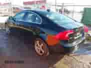 2012 Volvo S60 T5 с VIN YV1622FS1C2048425, выставлен на аукционе IAAI как лот 43324845 с пробегом 250 499 миль миль и . История ставок и продаж доступна на DreamBid. Изображение 3.