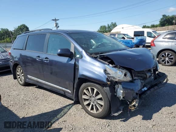 2020 Toyota Sienna XLE z VIN 5TDDZ3DC5LS248193, wystawiony jako Copart lot #65600595 z przebiegiem 94 535 mil mil oraz Szkoda całkowita • Salvage title. Historia ofert i sprzedaży dostępna na DreamBid. Obrazek 4.