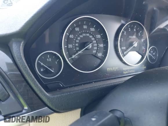 2015 BMW 3 Series 328i xDrive с VIN WBA3B5G58FNS18962, выставлен на аукционе IAAI как лот 43360488 с пробегом 73 256 миль миль и . История ставок и продаж доступна на DreamBid. Изображение 7.