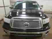 2010 Toyota Tundra Limited z VIN 5TFHY5F15AX149604, wystawiony jako Copart lot #71048684 z przebiegiem 233 683 mil mil oraz Czysty tytuł • Clean title. Historia ofert i sprzedaży dostępna na DreamBid. Obrazek 5.