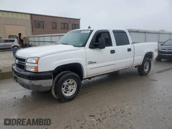 2007 Chevrolet Silverado 2500HD LT1 z VIN 1GCHK23D07F163746, wystawiony jako Copart lot #58394145 z przebiegiem 304 651 mil mil oraz Szkoda całkowita • Salvage title. Historia ofert i sprzedaży dostępna na DreamBid. Obrazek 1.