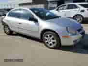 2005 Dodge Neon SXT z VIN 1B3ES56C75D244700, wystawiony jako Copart lot #42639225 z przebiegiem 115 161 mil mil oraz Szkoda całkowita • Salvage title. Historia ofert i sprzedaży dostępna na DreamBid. Obrazek 4.