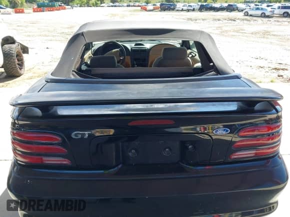 1994 Ford Mustang z VIN 1FALP45T2RF102418, wystawiony jako IAAI lot #43565499 z przebiegiem 117 356 mil mil oraz . Historia ofert i sprzedaży dostępna na DreamBid. Obrazek 6.