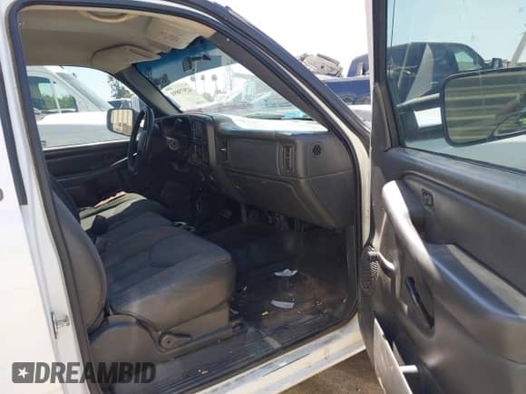 2005 Chevrolet Silverado 2500HD Work Truck with VIN 1GBHC24U45E226673, listed as a IAAI auction lot 42975891 with 254,063 mi miles and . Bid and sale history available at DreamBid. Image 5.