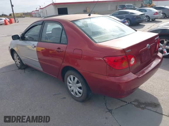2004 Toyota Corolla CE z VIN 1NXBR32E44Z203654, wystawiony jako IAAI lot #43507348 z przebiegiem 227 127 mil mil oraz . Historia ofert i sprzedaży dostępna na DreamBid. Obrazek 3.