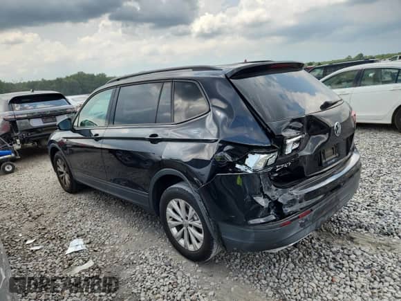 2018 Volkswagen Tiguan S z VIN 3VV1B7AX3JM054802, wystawiony jako Copart lot #65228395 z przebiegiem 84 826 mil mil oraz Szkoda całkowita • Salvage title. Historia ofert i sprzedaży dostępna na DreamBid. Obrazek 2.