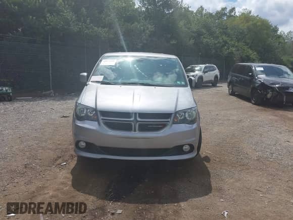 2019 Dodge Grand Caravan GT с VIN 2C4RDGEG5KR769533, выставлен на аукционе IAAI как лот 43071105 с пробегом 133 119 миль миль и . История ставок и продаж доступна на DreamBid. Изображение 13.