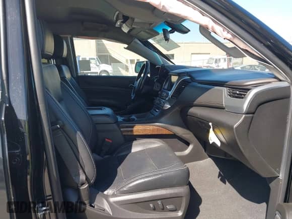 2019 Chevrolet Suburban LS z VIN 1GNSCGKC5KR334370, wystawiony jako IAAI lot #42369520 z przebiegiem 33 857 mil mil oraz . Historia ofert i sprzedaży dostępna na DreamBid. Obrazek 5.