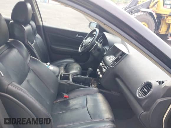 2014 Nissan Maxima SV z VIN 1N4AA5AP2EC489345, wystawiony jako IAAI lot #42511861 z przebiegiem 136 155 mil mil oraz . Historia ofert i sprzedaży dostępna na DreamBid. Obrazek 5.