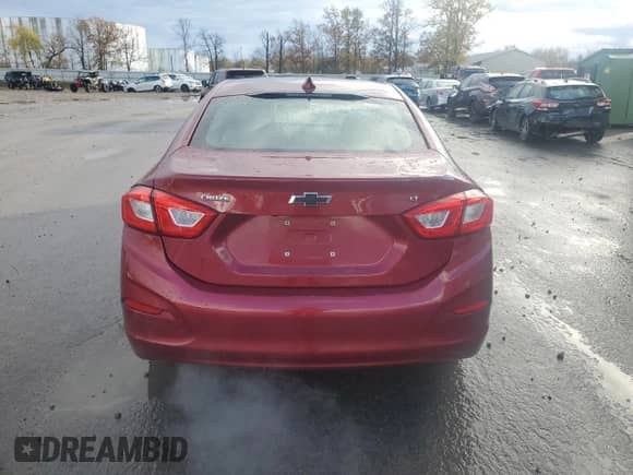 2018 Chevrolet Cruze LT z VIN 1G1BE5SM0J7178032, wystawiony jako Copart lot #89625825 z przebiegiem 74 567 mil mil oraz Szkoda całkowita • Salvage title. Historia ofert i sprzedaży dostępna na DreamBid. Obrazek 6.