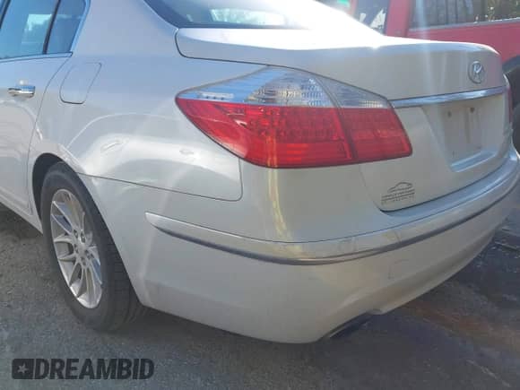 2011 Hyundai Genesis с VIN KMHGC4DE4BU133967, выставлен на аукционе IAAI как лот 43484615 с пробегом 120 740 миль миль и . История ставок и продаж доступна на DreamBid. Изображение 6.