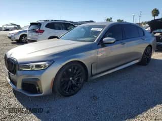 2021 BMW 7 Series 740i z VIN WBA7T2C03MCF00123, wystawiony jako Copart lot #69305875 z przebiegiem 46 038 mil mil oraz Szkoda całkowita • Salvage title. Historia ofert i sprzedaży dostępna na DreamBid. Obrazek 1.