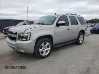 2009 Chevrolet Tahoe 1LT with VIN 1GNEC23389R231646, listed as a Copart auction lot 84576125 with 253,516 mi miles and Clean title. Bid and sale history available at DreamBid. Image 1.