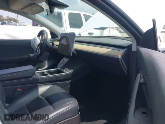 2021 Tesla Model Y Long Range с VIN 5YJYGDEE4MF245529, выставлен на аукционе IAAI как лот 42795489 с пробегом 58 214 миль миль и . История ставок и продаж доступна на DreamBid. Изображение 5.