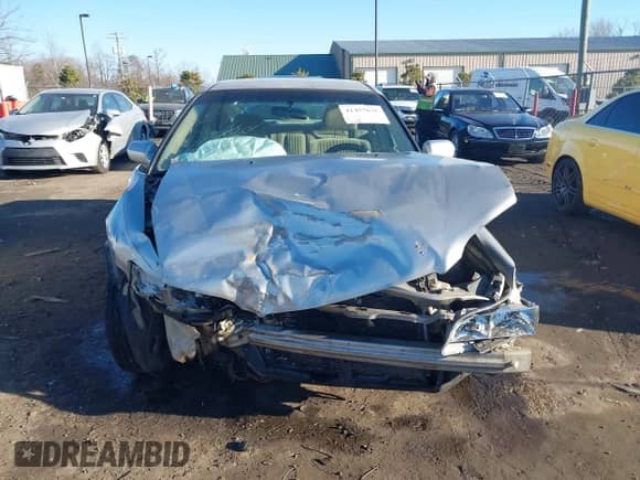 1998 Honda Accord LX z VIN 1HGCG1642WA070628, wystawiony jako IAAI lot #41457636 z przebiegiem 260 036 mil mil oraz . Historia ofert i sprzedaży dostępna na DreamBid. Obrazek 13.