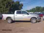 2018 Ram 1500 Big Horn z VIN 1C6RR7LT3JS289366, wystawiony jako IAAI lot #43159203 z przebiegiem 115 237 mil mil oraz . Historia ofert i sprzedaży dostępna na DreamBid. Obrazek 13.