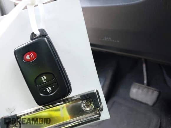 2015 Toyota Prius Two z VIN JTDZN3EU1FJ030441, wystawiony jako IAAI lot #43034918 z przebiegiem 212 616 mil mil oraz . Historia ofert i sprzedaży dostępna na DreamBid. Obrazek 11.