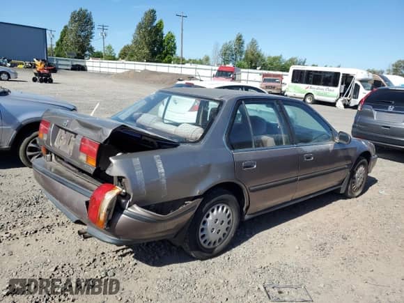 1992 Honda Accord LX с VIN 1HGCB7552NA176443, выставлен на аукционе Copart как лот 62196415 с пробегом 189 999 миль миль и Списание • Salvage title. История ставок и продаж доступна на DreamBid. Изображение 3.
