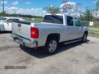 2013 Chevrolet Silverado 1500 LT z VIN 3GCPCSE0XDG186464, wystawiony jako IAAI lot #43316364 z przebiegiem 186 073 mil mil oraz . Historia ofert i sprzedaży dostępna na DreamBid. Obrazek 4.