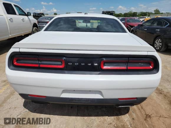 2015 Dodge Challenger SXT с VIN 2C3CDZAG9FH702151, выставлен на аукционе Copart как лот 62848735 с пробегом 133 384 миль миль и Списание • Salvage title. История ставок и продаж доступна на DreamBid. Изображение 6.