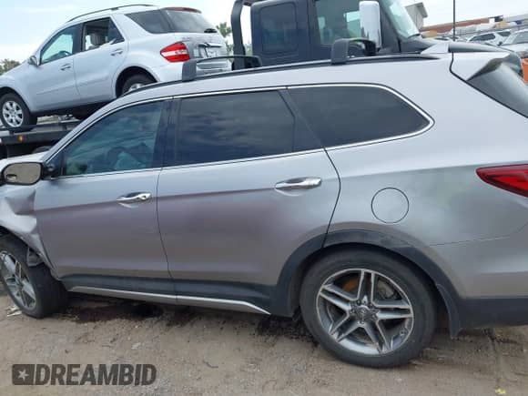 2017 Hyundai Santa Fe SE Ultimate with VIN KM8SR4HF0HU186413, listed as a IAAI auction lot 43181856 with Not provided miles and . Bid and sale history available at DreamBid. Image 15.
