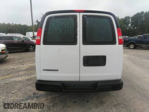 2017 Chevrolet Express Cargo с VIN 1GCWGAFF9H1286007, выставлен на аукционе IAAI как лот 42583430 с пробегом 257 665 миль миль и . История ставок и продаж доступна на DreamBid. Изображение 16.